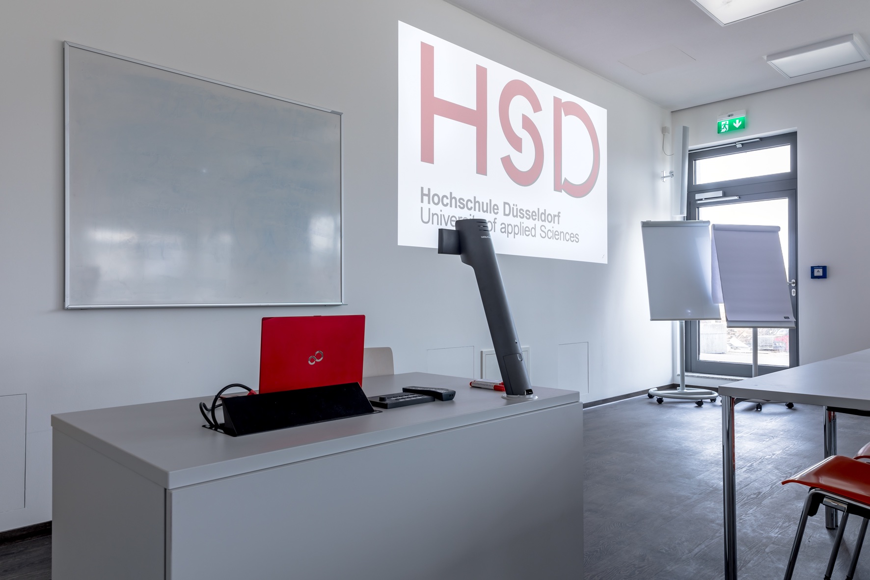 Seminarraum HSD Projektion Derendorf AV-Konzept AV over IP university concept seminar room digital remote teaching