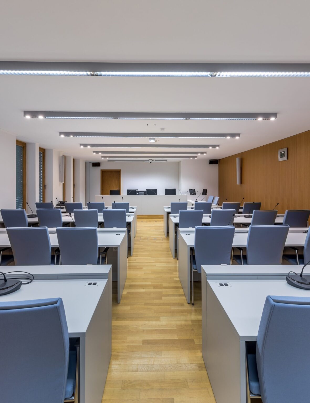 Oberlandesgericht Düsseldorf Gerichtssaal Denkmalschutz AV-Technik Dolmetschanlage court room interpretation av communication