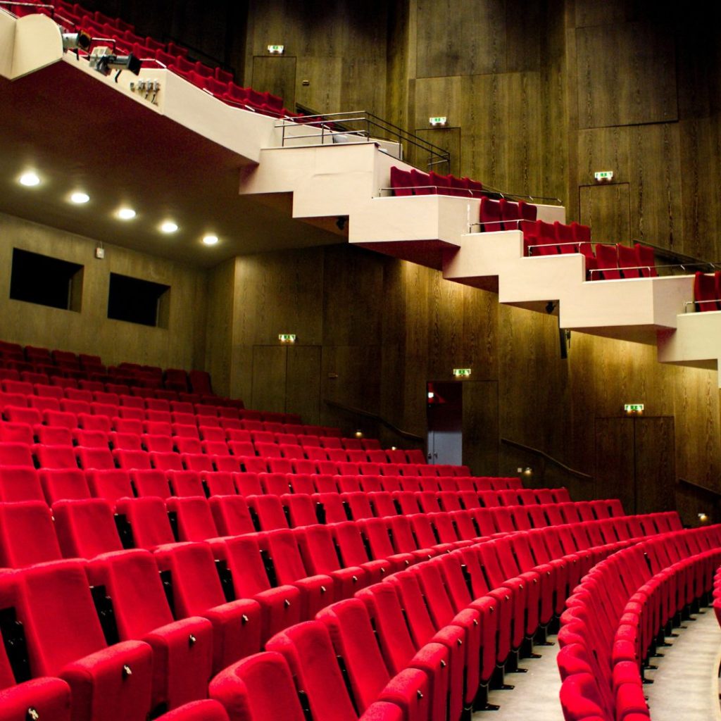 theatre theater Beleuchtung lighting sound system Beschallung acoustics Akustik Av Technik