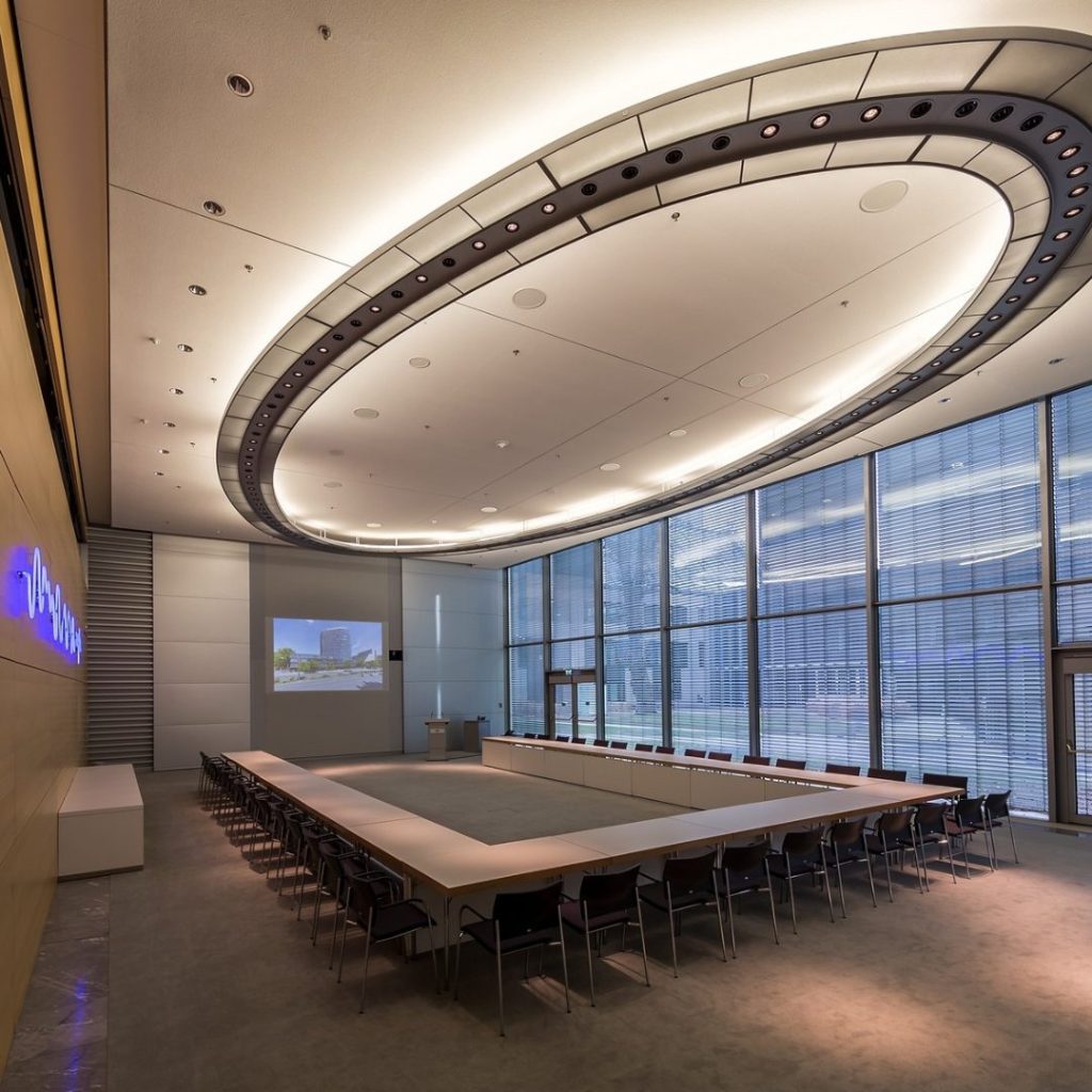 Board room Besprechungsraum Beleuchtung lighting Projektion projection AV concept Konzept