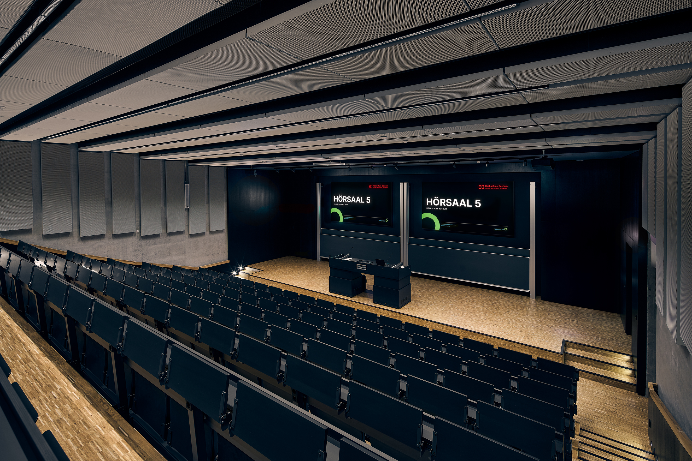 Modernisierter Hörsaal 5 der Hochschule Bochum